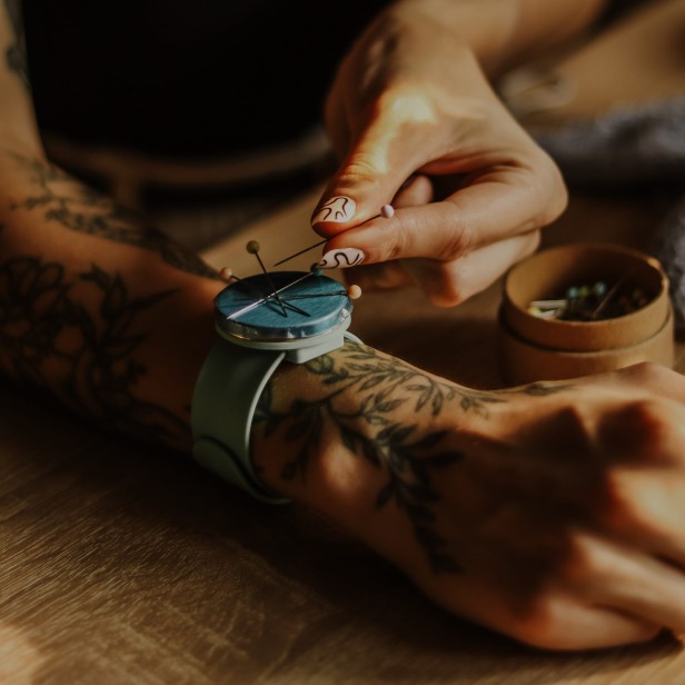 Bransoletka magnetyczna Katia na ręce igły katia